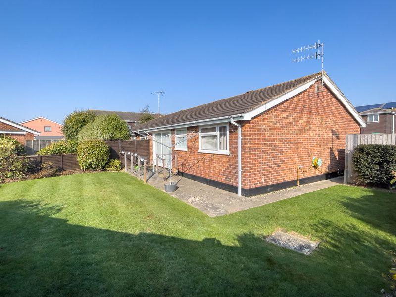 Felpham, West Sussex 2 bed semidetached bungalow for sale £300,000