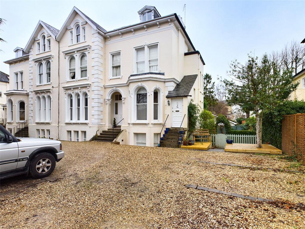 Shurdington Road, Cheltenham, GL53 3 bed penthouse - £340,000