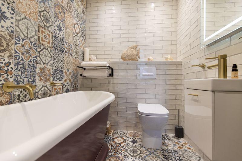 En-suite Bathroom