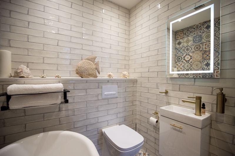 En-suite Bathroom