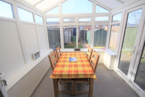 25 Webster Close, Thame, OX9 3TU
