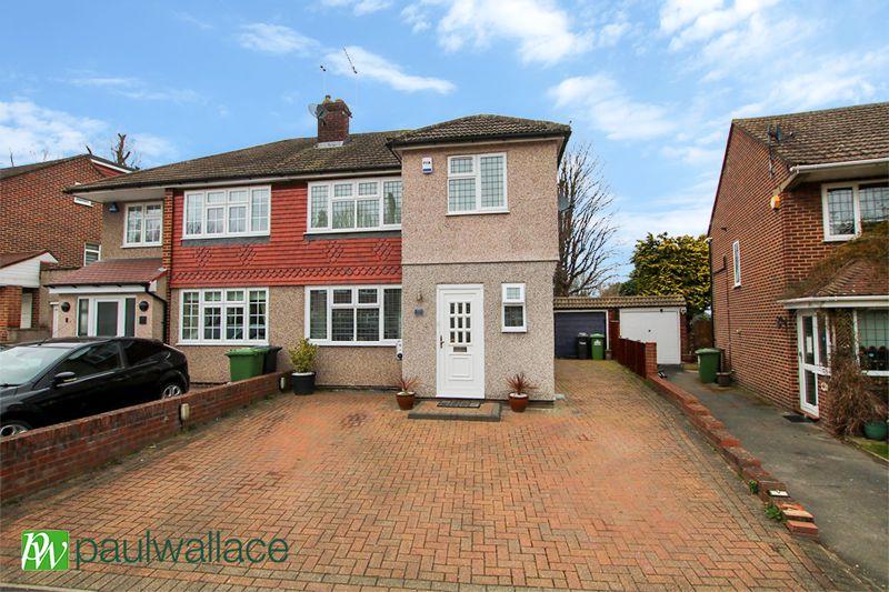 Leyland Close, West Cheshunt 3 bed semidetached house for sale £489,995