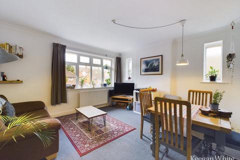 2 bedroom apartment for sale, Small Exclusive Development, Large Communal Gardens
