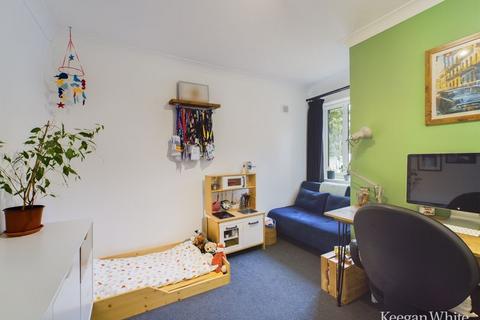2 bedroom apartment for sale - Small Exclusive Development, Large Communal Gardens