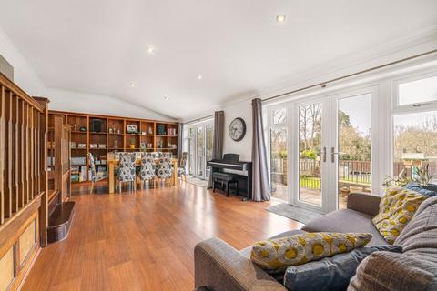 6 Warren Avenue, Orpington, BR6 6HX
