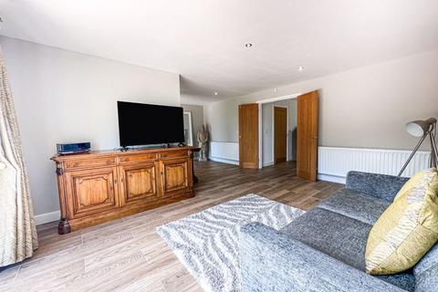 210 Armshead Road, Werrington, Stoke-on-trent, ST9 0EL