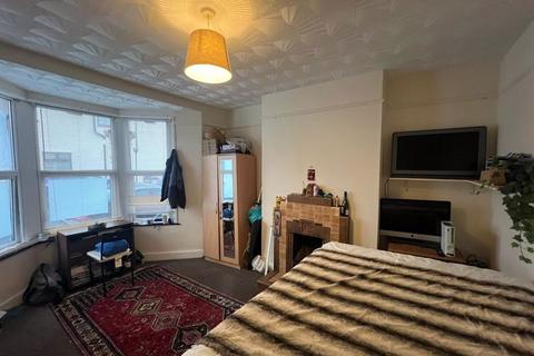 1 bedroom in a house share to rent, Camden Road, Bristol