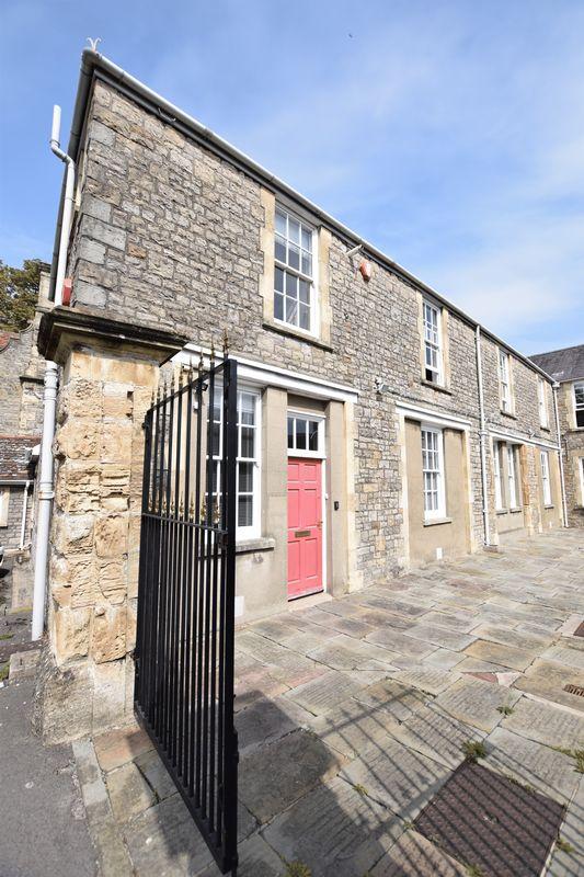 Period Offices to let in Clevedon Property £1,500 pcm (£346 pw)