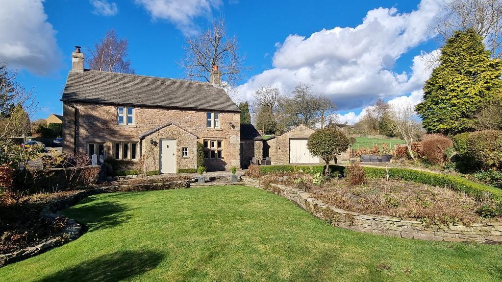 Simonstone Lane, Simonstone, BB12 7NX 3 bed detached house for sale £