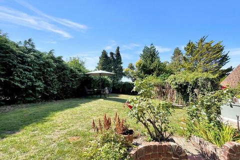2 bedroom detached house for sale, Church Road, Kenley, Surrey, CR8 5DU