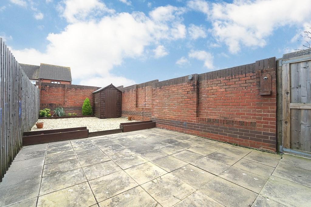 The Barrows, Locking Castle, WestonSuperMare, BS22 2 bed end of