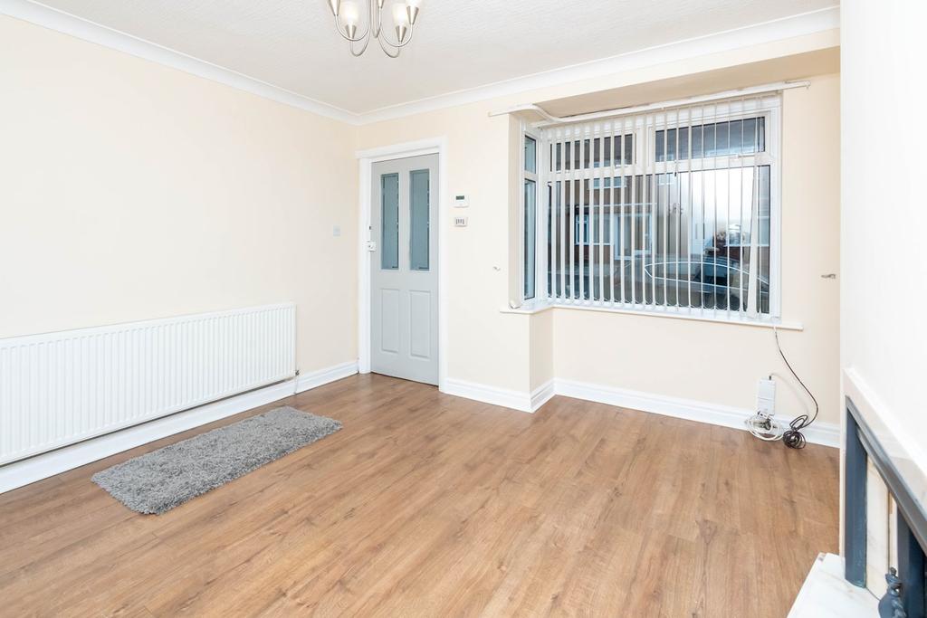 Litherland Crescent, St Helens, WA11 2 bed terraced house £150,000