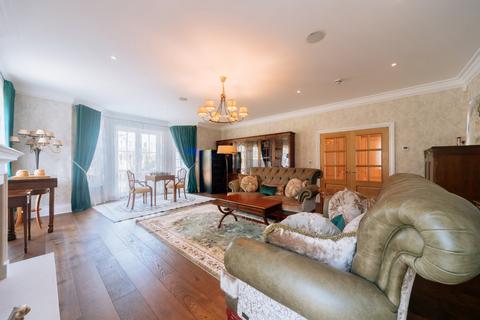 6 bedroom detached house for sale, Fulmer Common Road, Fulmer, SL3