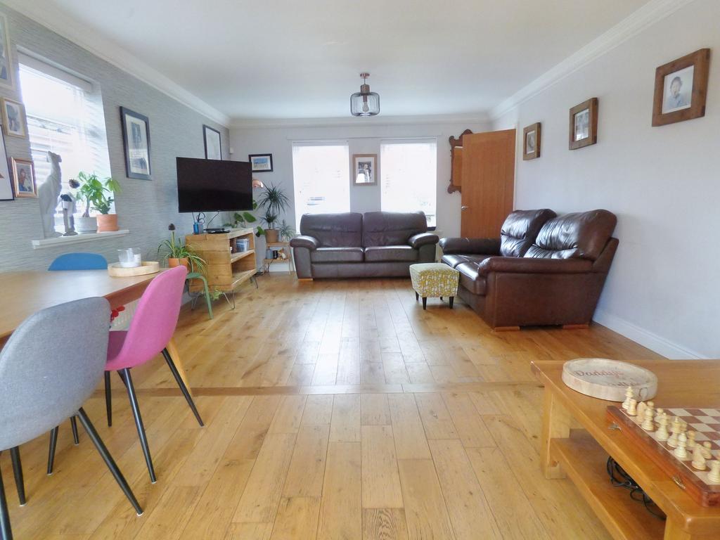 Mullen Drive, Ryton, Tyne and Wear, NE40 3JS 4 bed detached house for sale £390,000