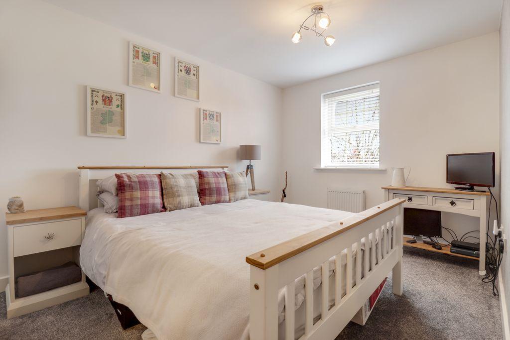 Bedroom 2 (Double)