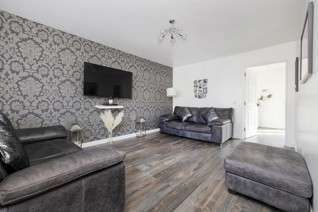 5 Whitehouse Grove, Gorebridge, EH23 4 bed semidetached house for sale