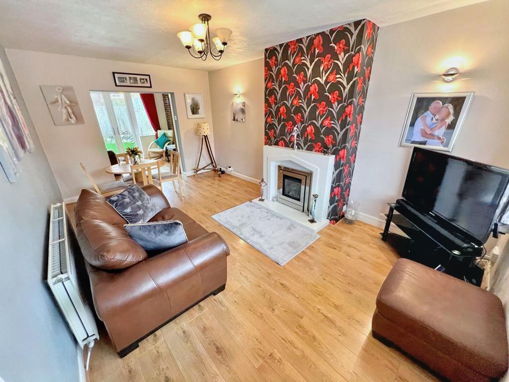Heathfield Drive, Swinton, M27 3 bed semidetached house £290,000