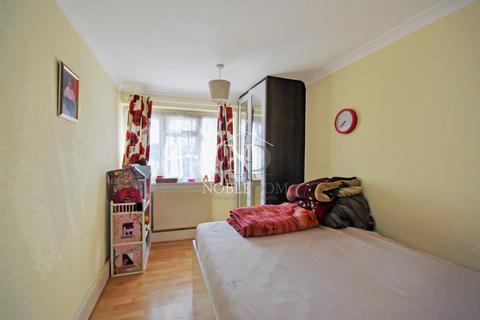 39 Dukes Close, Ashford, TW15 1BQ