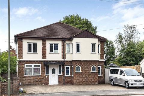 6 bedroom detached house to rent, Aldershot Road, Guildford, Surrey, UK, GU2