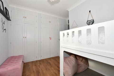 66 Knights Croft, New Ash Green, Longfield, DA3 8JS
