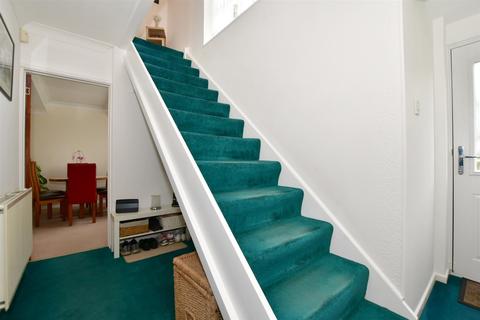 79 Capelands, New Ash Green, Longfield, DA3 8LQ