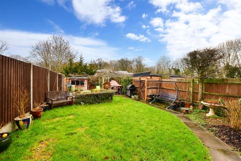 79 Capelands, New Ash Green, Longfield, DA3 8LQ