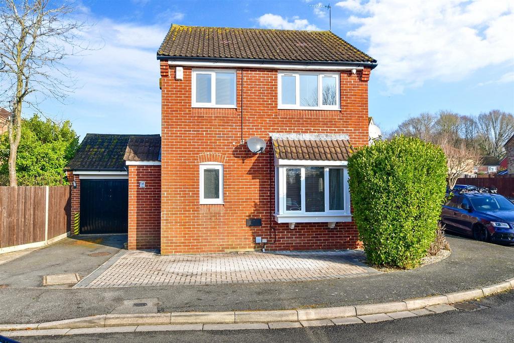 Camelot Close, Southwater, Horsham, West Sussex 3 bed detached house