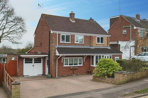 23 Tennyson Road, Redditch, B97 5BL