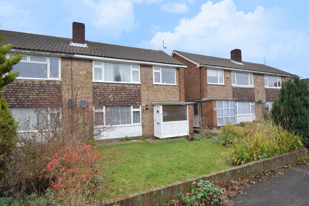 Birchen Grove, Luton, Bedfordshire 1 bed ground floor £850 pcm (£196 pw)