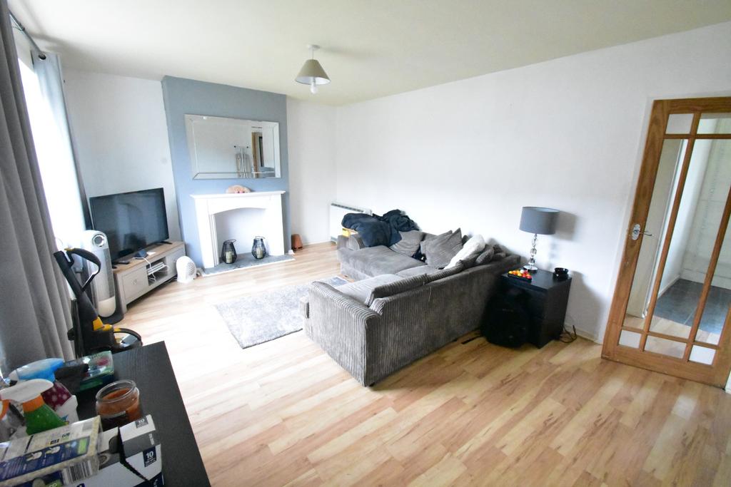 Birchen Grove, Luton, Bedfordshire 1 bed ground floor £850