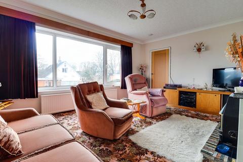 4 bedroom detached house for sale - Hillside, Huddersfield HD8 8QZ