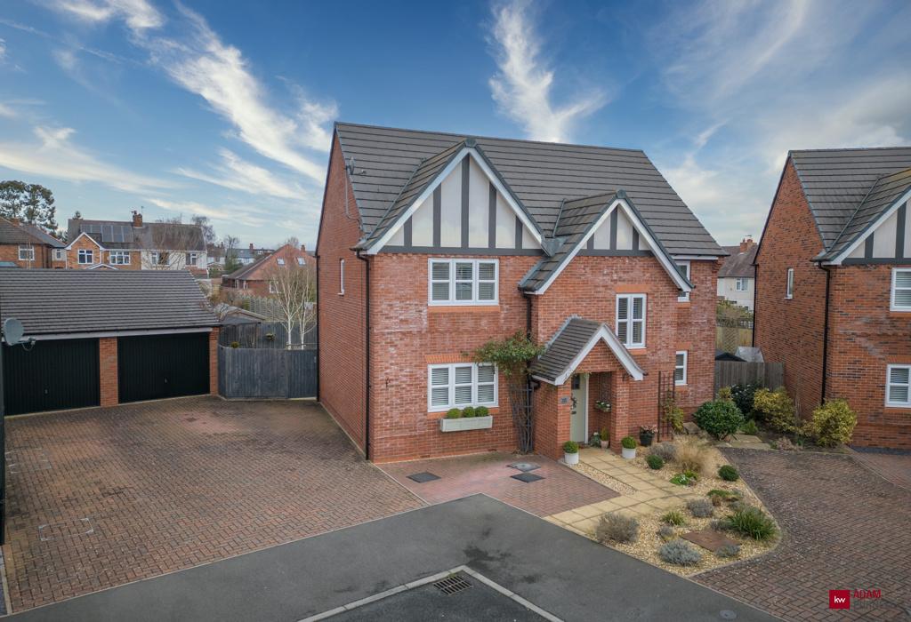 Holywell Fields, Hinckley... 4 bed detached house £425,000