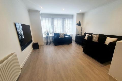 2 bedroom flat to rent, Hamilton Road ~ Mount Vernon ~ GLASGOW