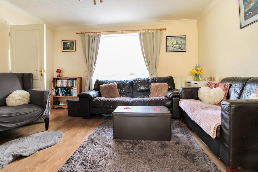 Northern Road, Swindon 3 bed semidetached house £180,000
