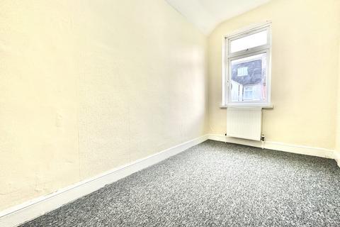 3 bedroom terraced house to rent, Derwent Street, Highfields, Leicester, LE2 0GE