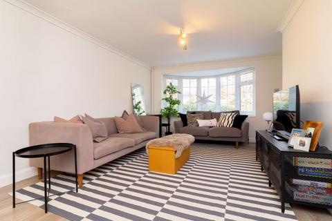 87 Oaklands, South Godstone, Godstone, RH9 8HX