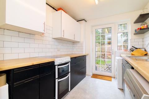 87 Oaklands, South Godstone, Godstone, RH9 8HX