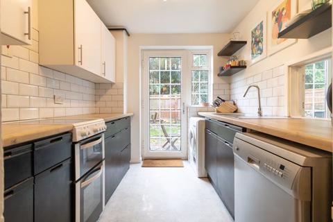 87 Oaklands, South Godstone, Godstone, RH9 8HX