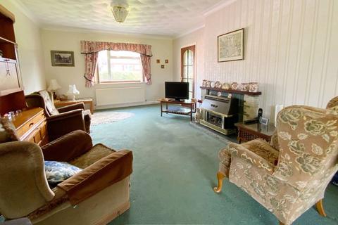 3 bedroom detached house for sale - Castle Park, Ruthin