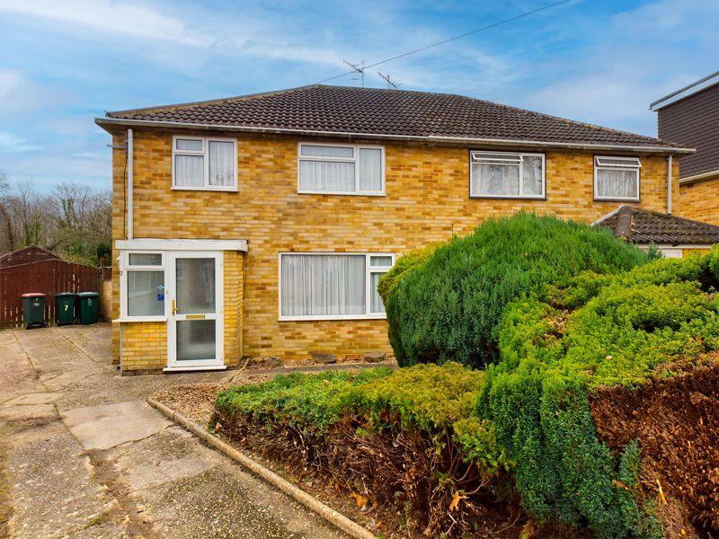 Langley Green, Crawley 3 bed semidetached house £425,000