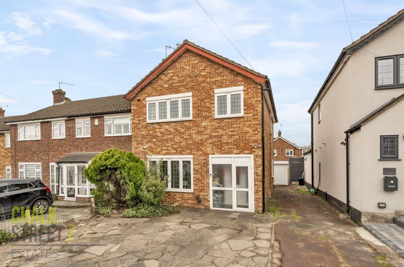 Severn Drive, Upminster, RM14 3 bed end of terrace house for sale £500,000