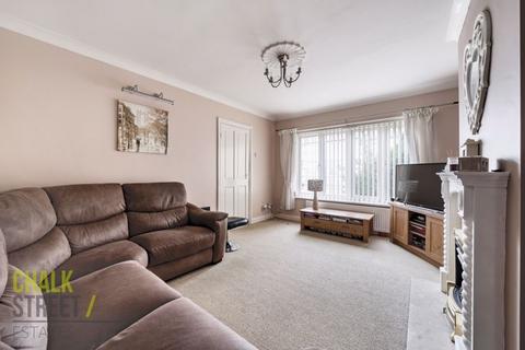3 bedroom end of terrace house for sale, Severn Drive, Upminster, RM14