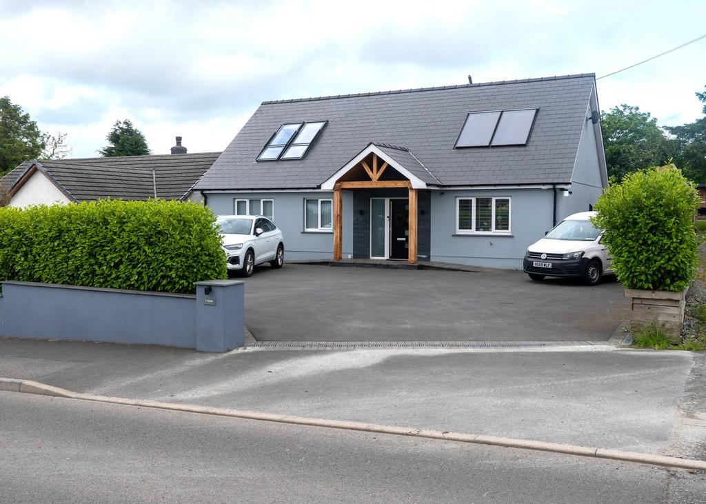 Rhos, Llandysul, SA44 4 bed detached house for sale £535,000