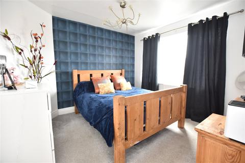 3 bedroom semi-detached house for sale - Oak Road, Leeds, West Yorkshire