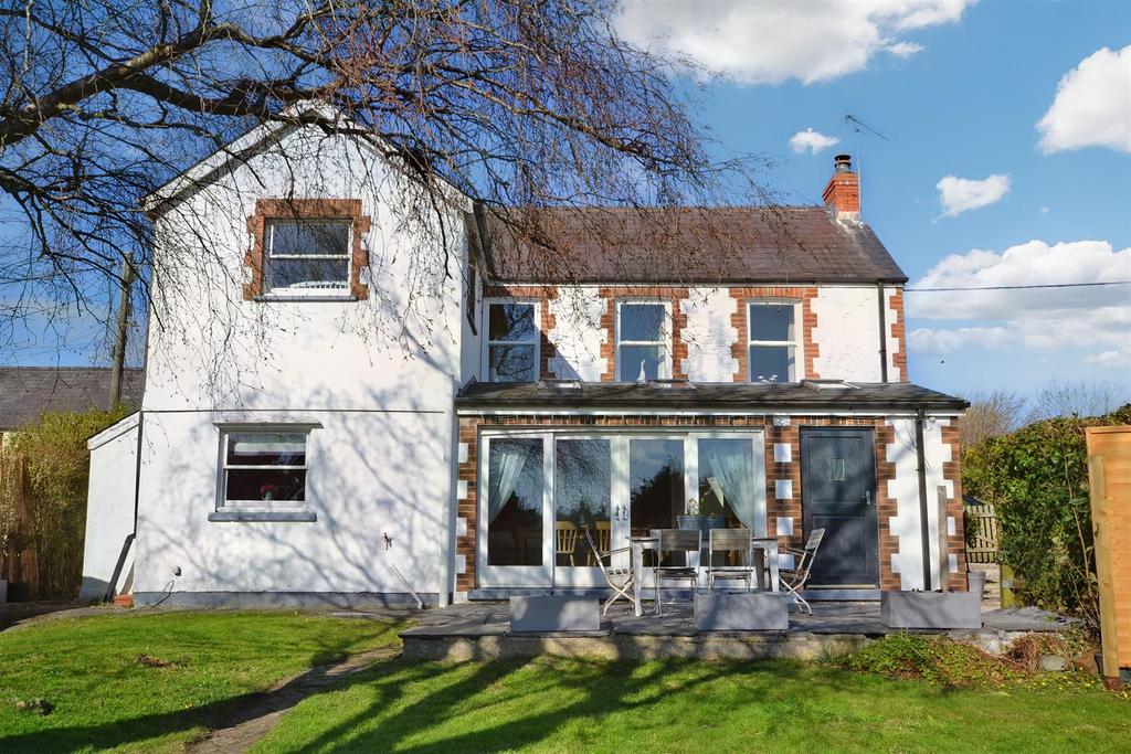 Rivercroft, 6 Pill Parks Way, Llangwm, Haverfordwest 3 bed detached