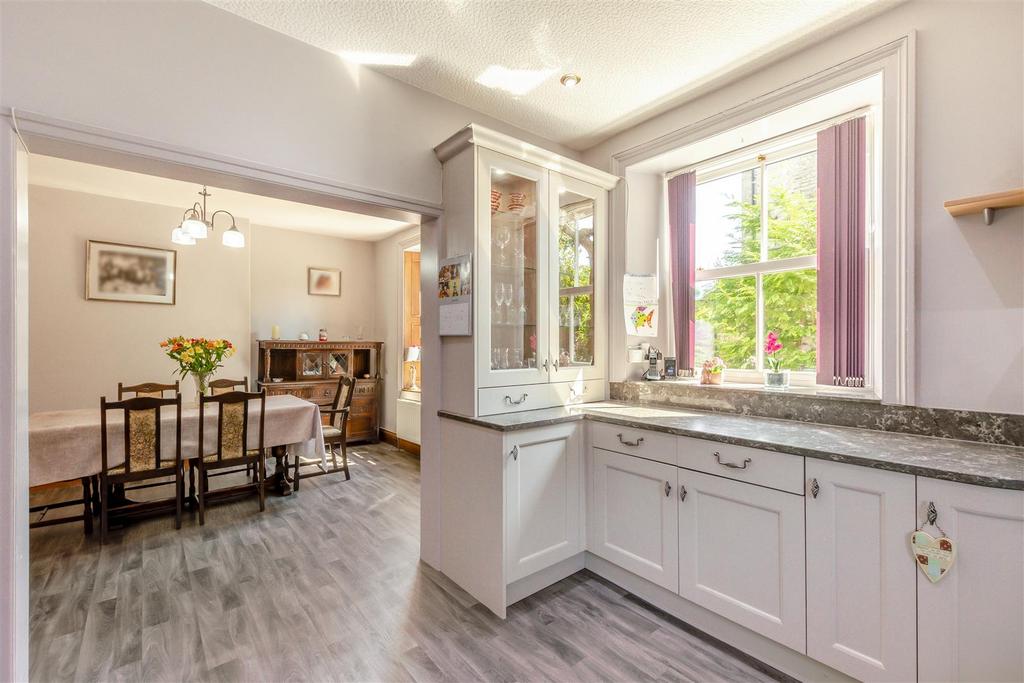 8555633-interior16.jpg