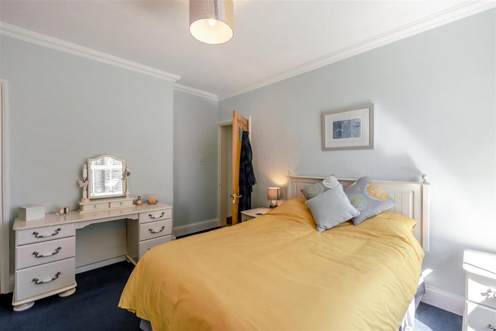 8555633-interior12.jpg