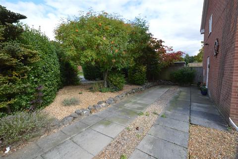 8 Maple Close, Catterick Garrison, DL9 4HD