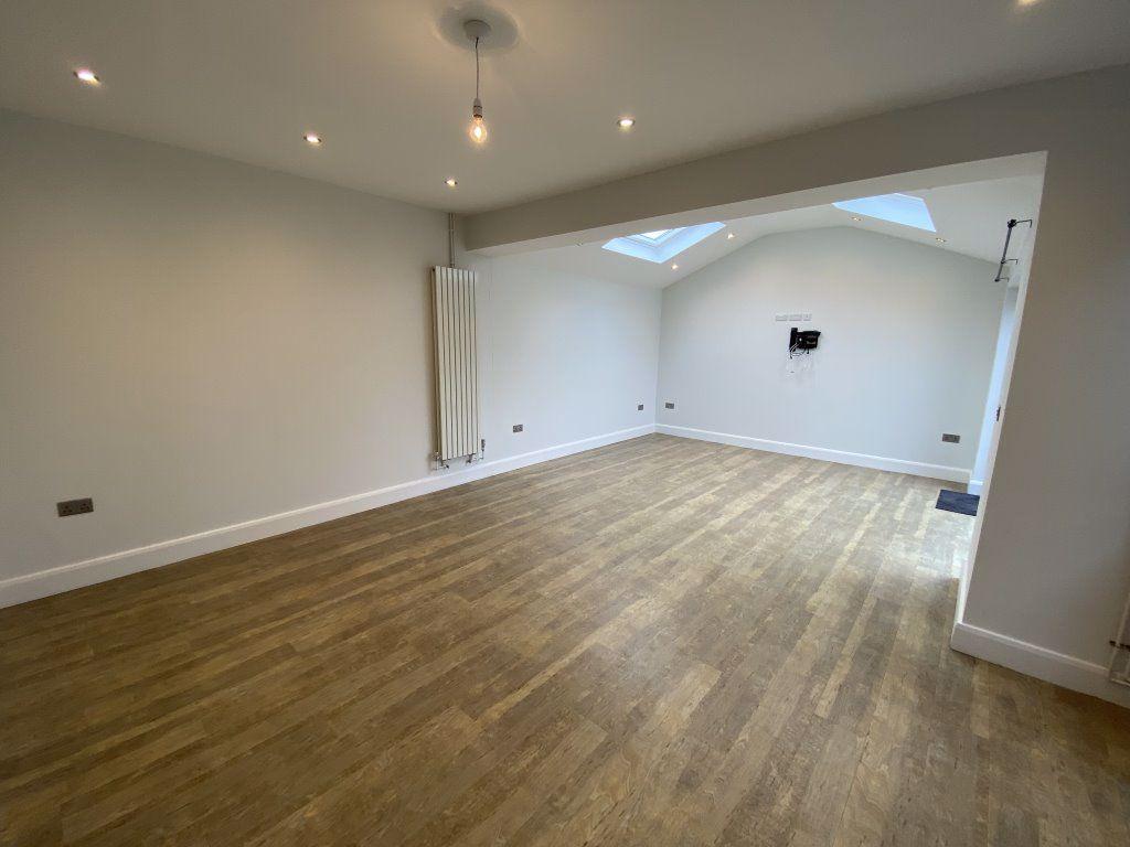 Thistleboon Drive, Mumbles, SA3 3 bed bungalow £1,650 pcm (£381 pw)