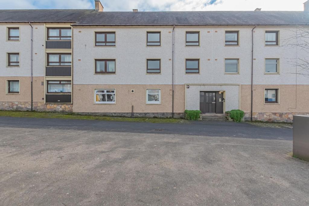 Main Street, Sauchie, Alloa 2 bed ground floor flat £64,995
